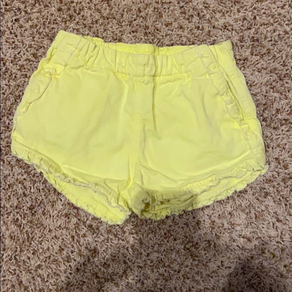 Ruffled pull-on shorts